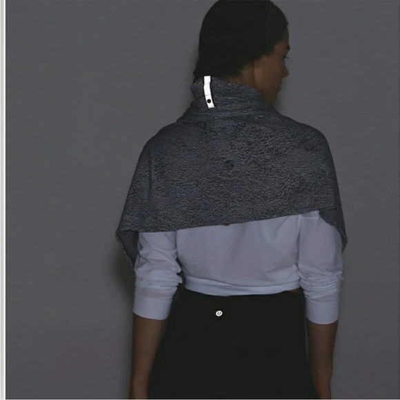Lululemon Vinyasa Scarf *Rulu Running Luon Spray Jacquard Black White - Picture 1 of 4